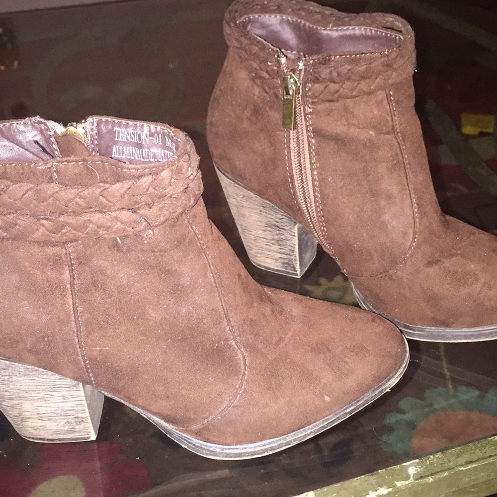 Ankle boots
